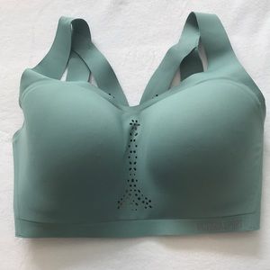 Victoria’s Secret sport bra 32ddd